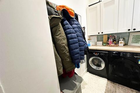 8 Sun Street, Cowling, Keighley, BD22 0BB