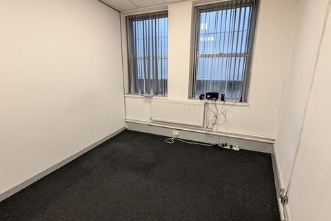 Office to rent, Offices 6 & 8, 77-79 High Street, Watford, WD17 2DJ