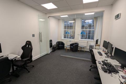 Office to rent, Offices 6 & 8, 77-79 High Street, Watford, WD17 2DJ