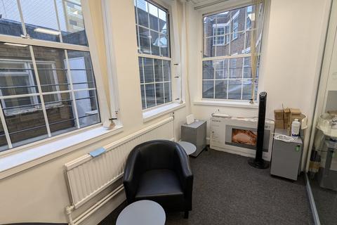 Office to rent, Offices 6 & 8, 77-79 High Street, Watford, WD17 2DJ