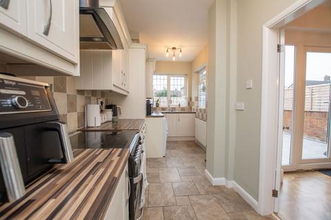 25 Marshall Avenue, Grimsby, DN34 4AG