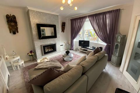 3 bedroom semi-detached house for sale, 58 Higher House Close, Chadderton