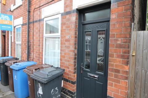 2 bedroom house to rent, Lynton Street, Derby,