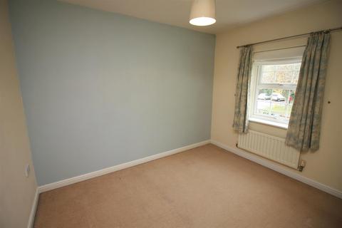 3 bedroom terraced house to rent, Halfpenny Road, Salisbury SP2