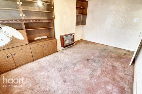 2 bedroom maisonette for sale, Marion Close, Hainault