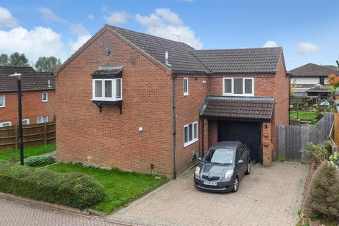 5 bedroom detached house for sale, Craddocks Close., Bradwell, Milton Keynes