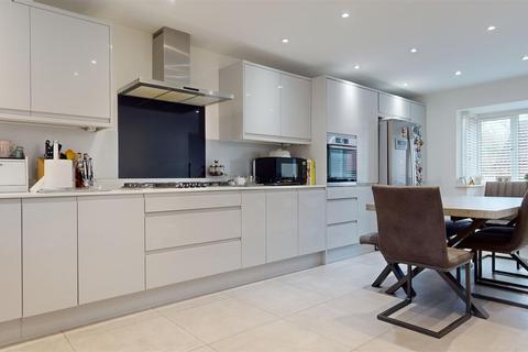 undefined, Craddocks Close, Milton Keynes MK13