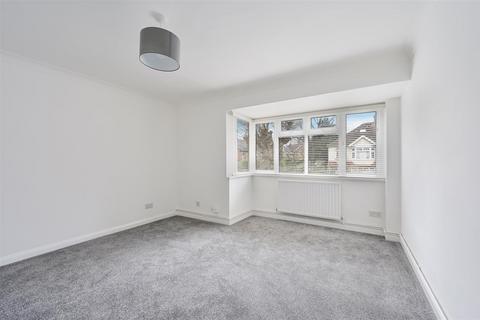 2 bedroom apartment to rent, St. James Road, Sutton