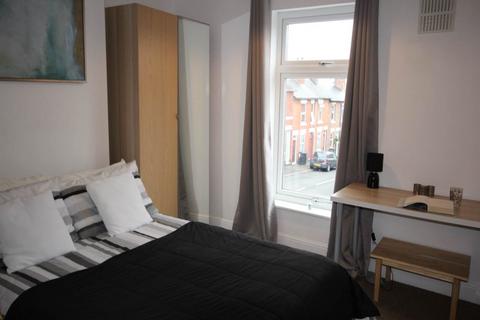 2 bedroom house to rent, Stables Street, Derby ,