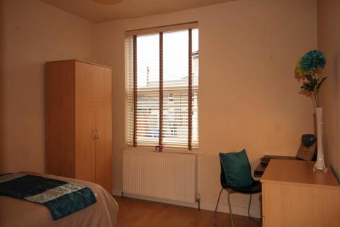 2 bedroom terraced house to rent, Surrey Street, Derby,