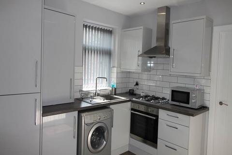 2 bedroom flat to rent, Walter Street, Derby, First Floor