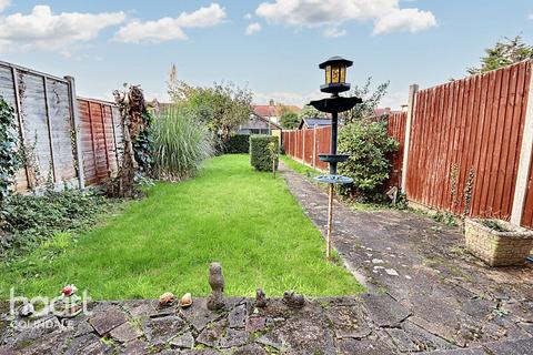 3 bedroom terraced house for sale, Sunnymead Road, NW9