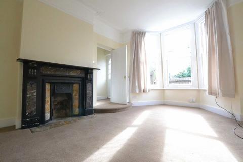 2 bedroom flat to rent, Colney Hatch Lane, London N10