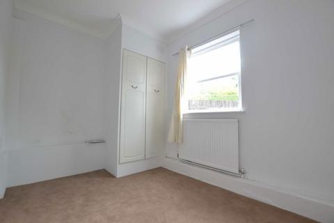 2 bedroom flat to rent, Colney Hatch Lane, London N10