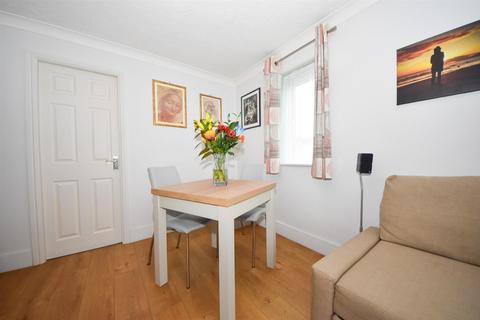 1 bedroom flat for sale, Frances Havergal Close, Leamington Spa