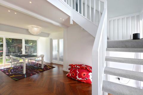 3 Hoe Meadow, Beaconsfield, HP9 1TD