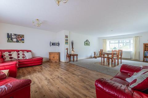 5 bedroom end of terrace house for sale, Elfed Avenue, Penarth CF64