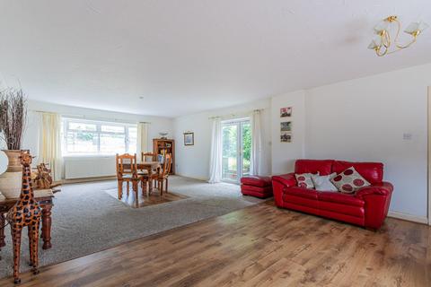 5 bedroom end of terrace house for sale, Elfed Avenue, Penarth CF64