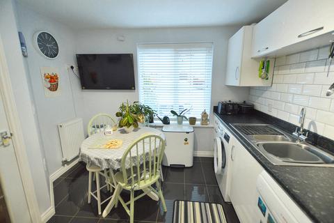 3 bedroom end of terrace house for sale, Hexham Avenue, Bourne, PE10