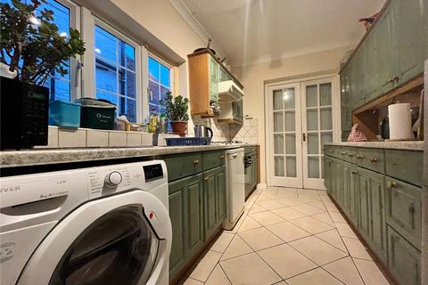 1 bedroom semi-detached house to rent, Great West Road, Isleworth, TW7