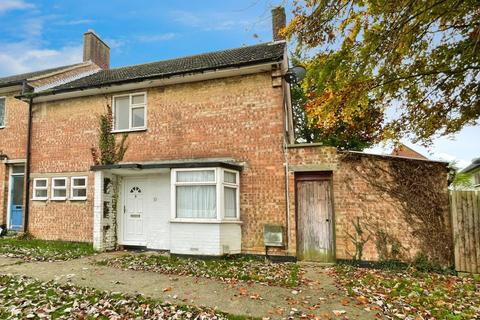 3 bedroom semi-detached house to rent, Hillfield Avenue, Hitchin, SG4