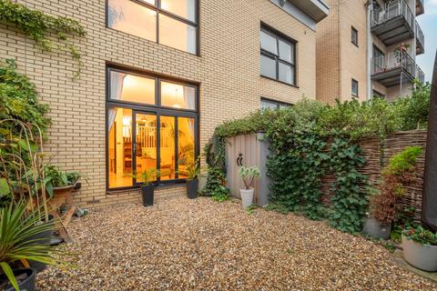 4 bedroom semi-detached house for sale, Old Bellgate Place, London, E14