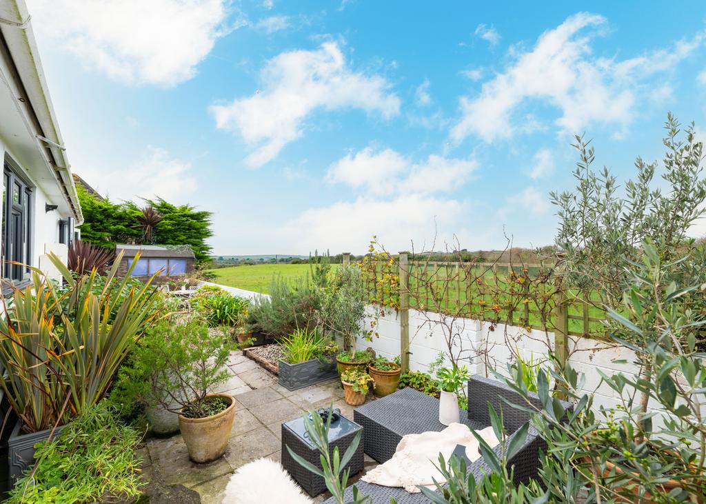 6724c557aa497 Trelawney Court 1-28