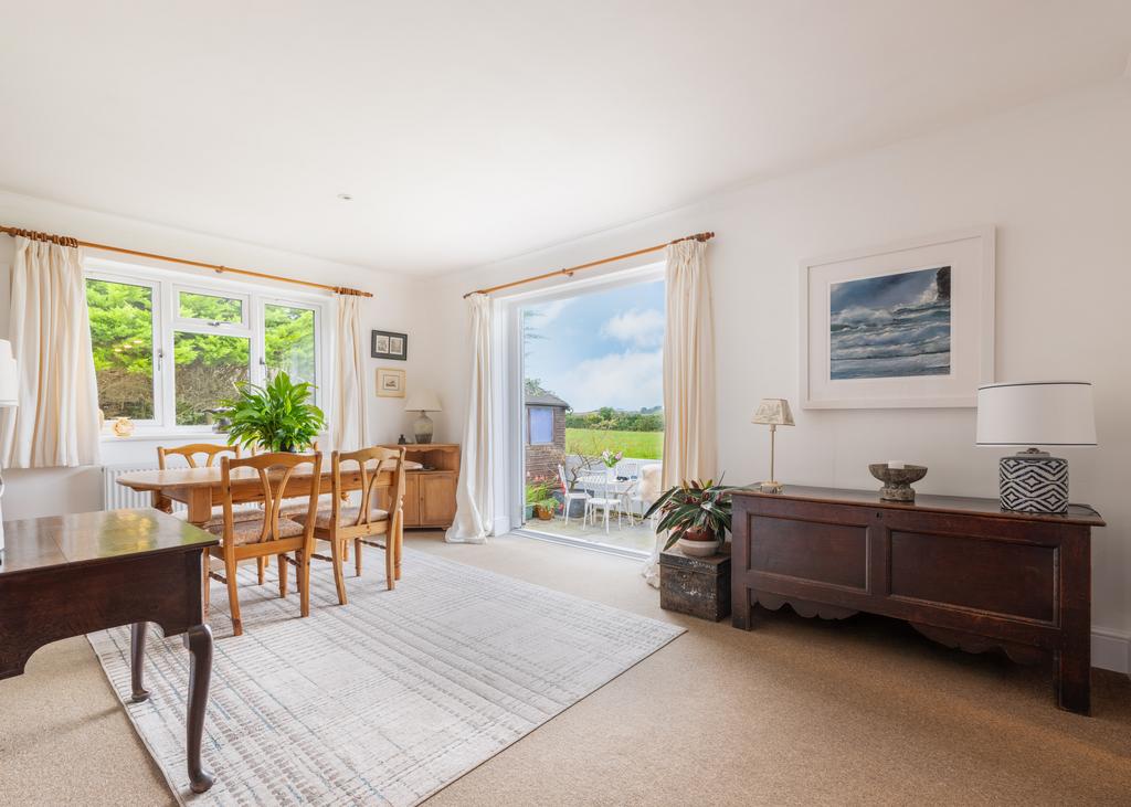 6724c5255206b Trelawney Court 1-16