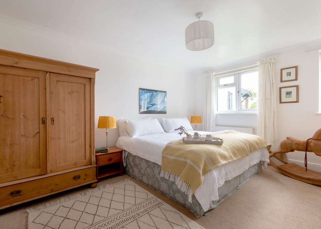 6724c4fb87233 Trelawney Court 1-6