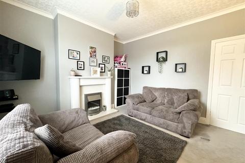 18 Albert Road, Clayton West, Huddersfield, HD8 9NL