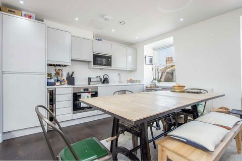 2 bedroom flat to rent, Lillie Road, London SW6