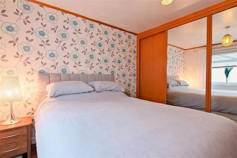 9 Bracken Way, Larkhall, ML9 2NE