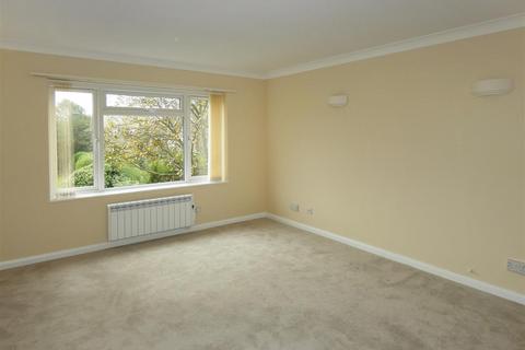 2 bedroom apartment for sale, Shaftesbury Road, Rustington BN16