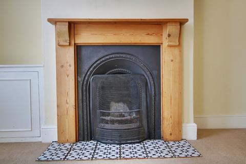 3 bedroom end of terrace house for sale, Central Romsey