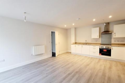 2 bedroom flat for sale, Windebanks, Box, Corsham, SN13 8FA