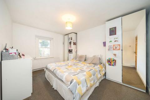 2 bedroom flat for sale, Grange Park, London W5