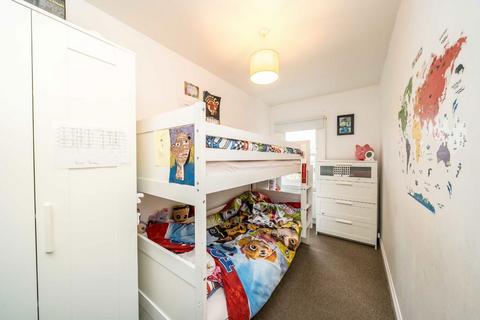 2 bedroom flat for sale, Grange Park, London W5