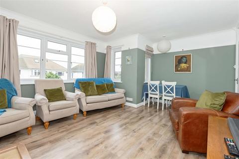 14 Anscombe Road, Worthing, BN11 5EN