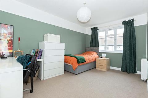 14 Anscombe Road, Worthing, BN11 5EN