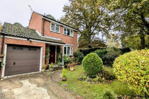 3 bedroom detached house for sale, Dudley Close, Bordon GU35