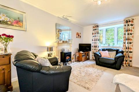 3 bedroom detached house for sale, Dudley Close, Bordon GU35