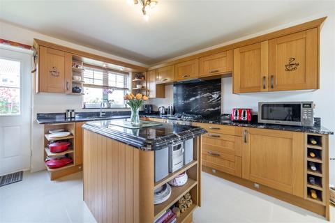 4 bedroom detached house for sale, Bede Close, Newcastle Upon Tyne, NE12