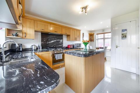 4 bedroom detached house for sale, Bede Close, Newcastle Upon Tyne, NE12