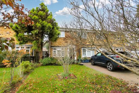 3 bedroom semi-detached house for sale, Hanover Gardens,  Farnborough , GU14