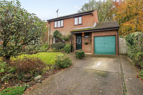 4 bedroom detached house for sale, Salisbury Close, Alton, Hampshire, GU34