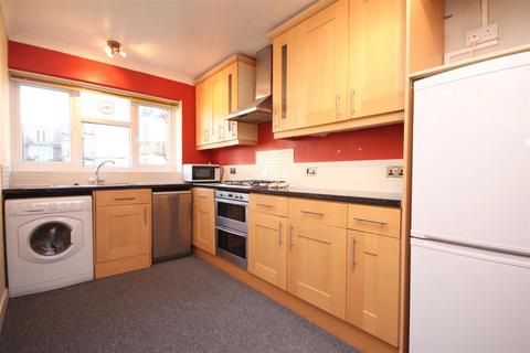 2 bedroom flat to rent, Lindfield Gardens, Guildford