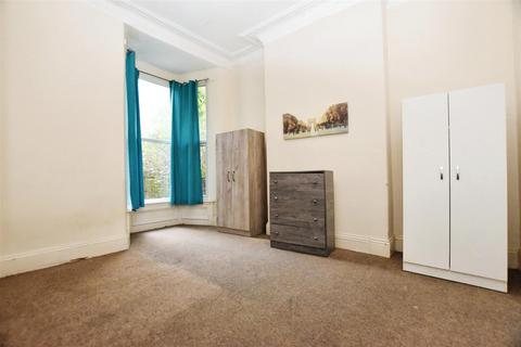 3 bedroom terraced house for sale, Dover Street, Hull