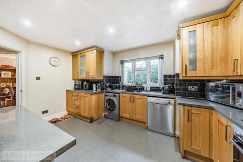 9 Albion Gardens Close, Royton, Oldham, OL2 6PW