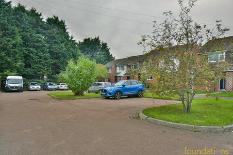 37 Mistley Close, Bexhill-on-sea, TN40 2TD