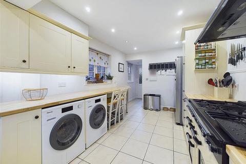 13 Brooklands Rise, Brantham, Manningtree, CO11 1TU